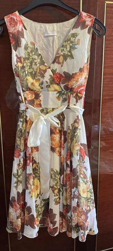 i̇ncə donlar: Heri bir paltar 10 azn,maraqlananlar etrafli sekil gonderilecekQadın — 7