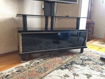 İşlənmiş, Düz TV altlığı, Polkalı, Şüşəli