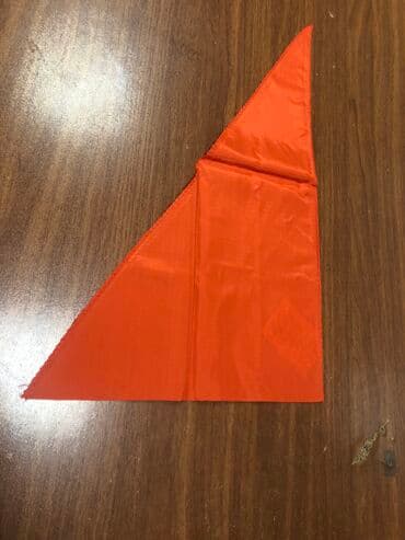 qizil onluq qiymeti: Pioner qalustuku nishani ve papaq desti 50 manat . Qalustuk 10 manat — 13