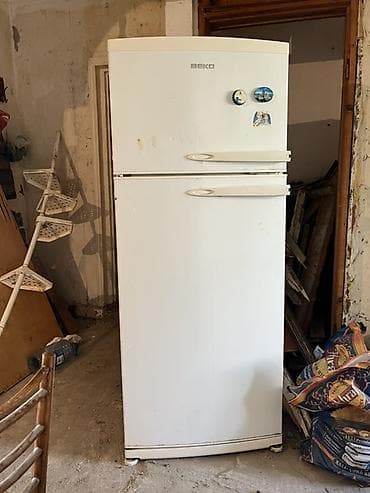 2 qapılı Beko Soyuducu Satılır, rəng - Ağ, Təkərli