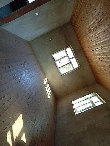 mənzil kirayəsi 2 otaqlı: 1 mərtəbəli həyət evi - Divarları suvaqlı, çardağı şifer örtüklü. - — 3