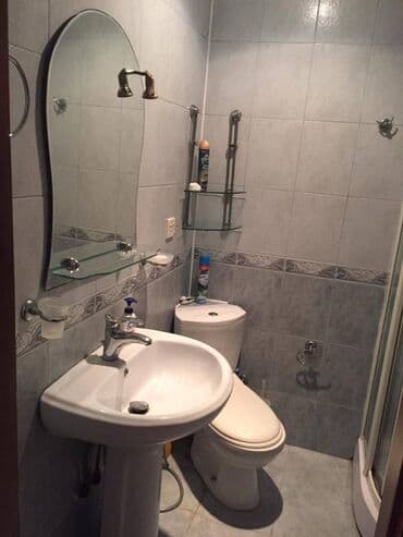 union park 7 mikrorayon kiraye evler: Bayilda 10 mertebeli binanın 7-ci mərtəbəsində yerləşən ümumi sahəsi — 3