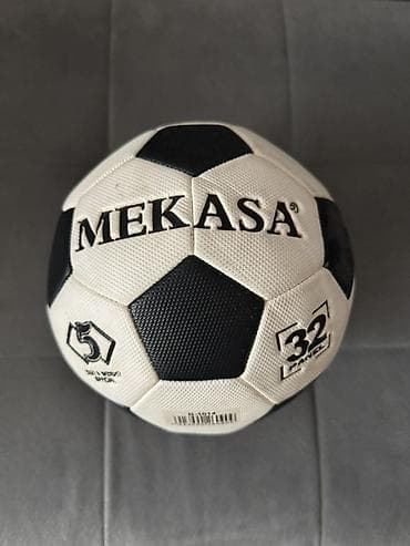 MEKASA futbol topu - Klassik qara-ağ dizayn, 32 panel konstruksiyası