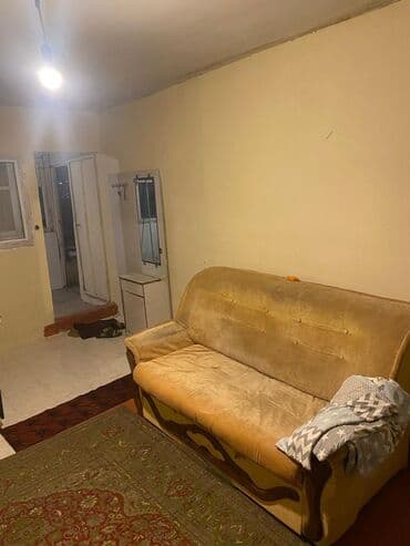 Günlük kirayə mənzillər: 20-ci sahede,Elay sadliq saraydan,300 metr mesafede, 3 mertebeli evin — 3