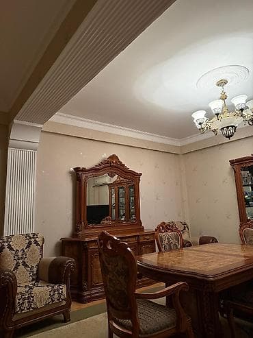 xalqlar: Tam mebellərlə təchiz olunmuş 3 otaqlı mənzil - Geniş qonaq otağı — 7