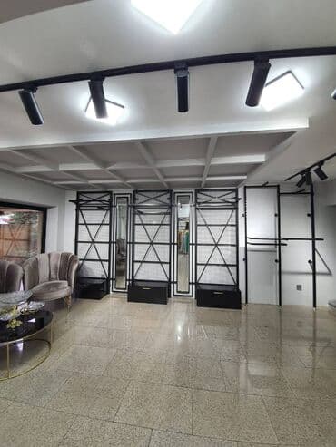 Xətai metrosuna yaxın yerləşən ümumi sahəsi 90 kv,m olan, obyekt