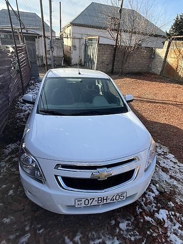 avtomobil satışı: Chevrolet Cobalt sedan – ağ rəng Xarici: - Ağ kuzov, 4 qapı - Xrom ön — 2