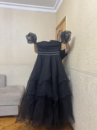 Donlar: Qara ziyafət/gecə paltarı - Model: strapless (çiyin açıq), A-kəsim — 1