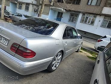 lexus 2000: Mercedes-Benz E-Class: 3.2 l | 2000 il Sedan — 4
