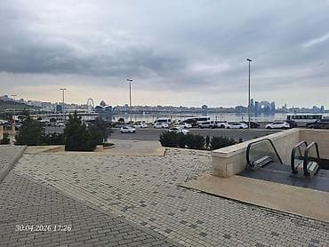 emircanda ev satisi: Mərkəzdə . Səbail rayonu Bulvar və "Dəniz Mall " yaninda 1 otaqli — 1
