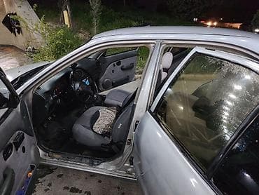 accent fara: Hyundai Accent sedan (gümüşü rəng). Şəhərdaxili istifadə üçün — 9