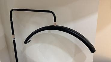 Müasir tağlı döşəmə lampası funksional yan masası və jurnal rəfi ilə — 3