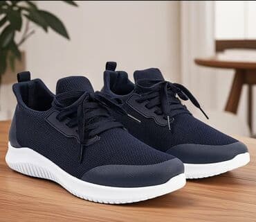 Coox gozel sport ayaqqabi,balaca oldugunagore satiram.Uniseks