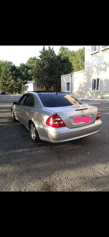 e 200: Mercedes-Benz E 240: 2.6 l | 2002 il Sedan — 3