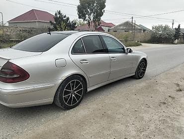 alt paltari mercedes: Mercedes-Benz E-Class sedan (W211), gümüşü rəng. Xüsusiyyətlər: - — 4