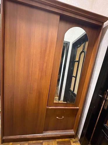 cerez: Güzgülü asılqanlı-dolab HECH BIR PROBLEMI YOXDUR. SADECE QULPLARI — 1
