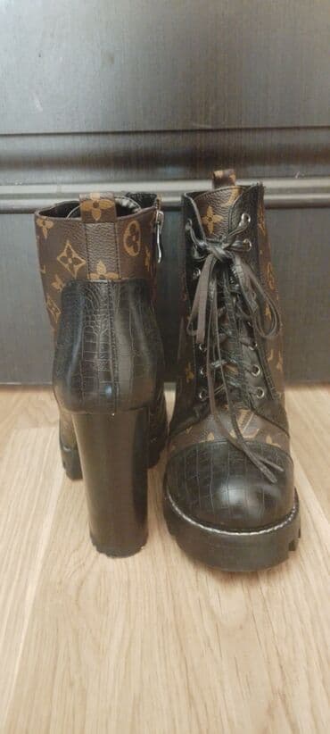 dəri qadın botilyonu: Ölçü: 39.5, rəng - Qara, İşlənmiş — 2