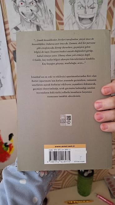 qısatuklu ingilis pişiyi: Məhsul: Kitab – “Botter Apartmanı” Müəllif: Ayşe Övür Janr: Roman — 2