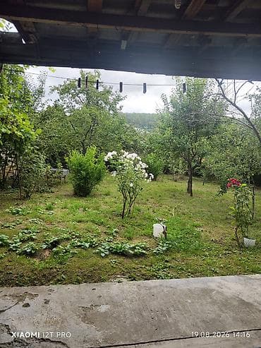 heyet evler: Qusar şəhərində, Xıdır restoranı ilə üzbəüz yerləşən iki mərtəbəli ev — 3