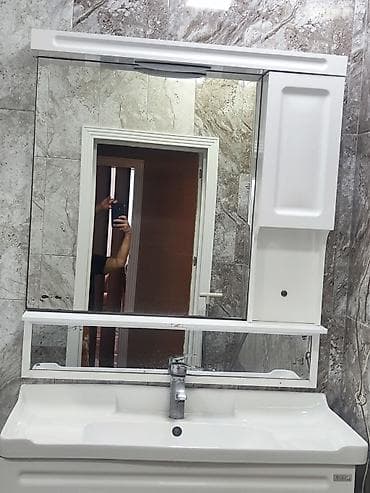 acar destdi: Ağ rəngdə hamam mebeli dəsti – lavabo, şkaf və güzgü paneli ilə — 3