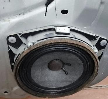 sabvufee: JBL Toyotanın evropeyka üstənçıxma orijinal kolonkası. Cəmi 3 ədəddir — 3