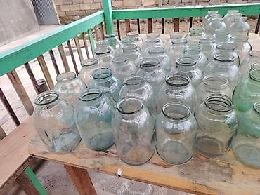 Şüşə bankalar dəsti - Həcmlər: təxminən 0.3 l, 0.5 l, 0.7 l, 1 l və 3