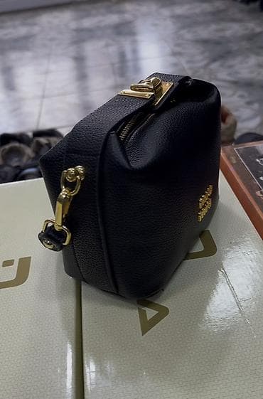 samsung tab a sm 515: Miu Miu qara çiyin/çapraz çanta - Furnitura: parlaq qızılı rəngdə — 2