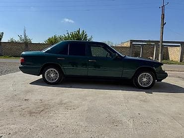 qayiq mator: Mercedes-Benz E 220: 2.2 l | 1995 il Sedan — 5