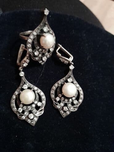 halqa sirqalar: Dest(üzük,sırga)
gümüş,mirvari
Hindistanan getiriblər — 1