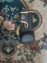 boks elcekleri qiymeti: Boks əlcəyi Təzədir 12 razmer 35 AZN Məhsul təsviri: - Brend: Venum — 3