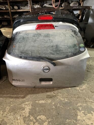 on bufer: Nissan tida, 2010 il, İşlənmiş — 2