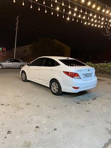 Yağlar və avtokimyəvi maddələr: Hyundai Accent: 1.6 l | 2012 il Sedan — 3
