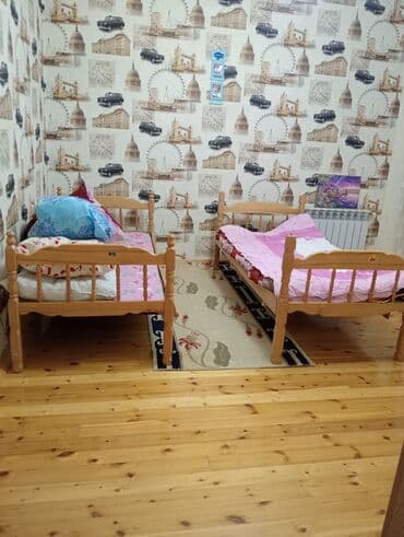 Uşaq masaları: Oğlan və qız üçün, İşlənmiş, Çarpayı, Matras ilə, Siyirməli, Taxta — 1