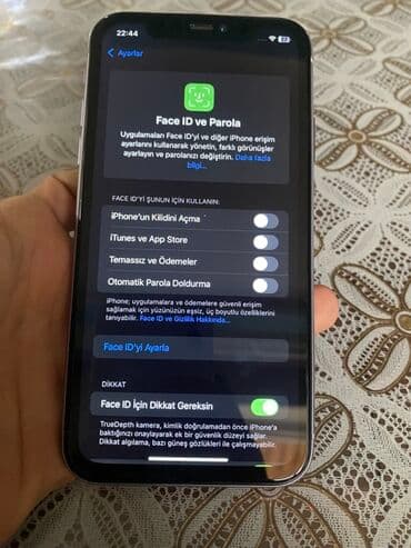 телефон fly мигает: IPhone 11, Белый, Face ID — 7