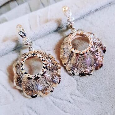 tək qaş: Sırğa, Sarı qızıl, 585 Əyar, 691 g — 2