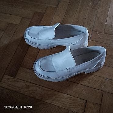 ayaqqab: Ağ rəngli qadın kişi loaferləri - Minimalist dizaynlı, klassik — 3