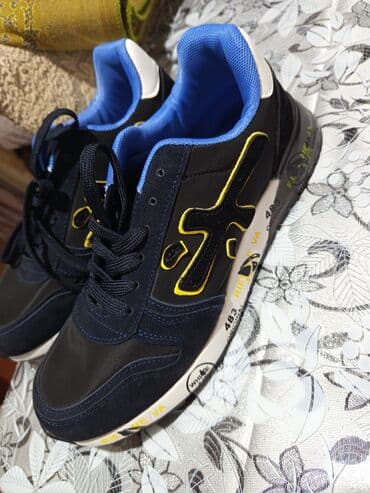 Krossovka – idman və gündəlik istifadə üçün - Rəng: tünd mavi/qara