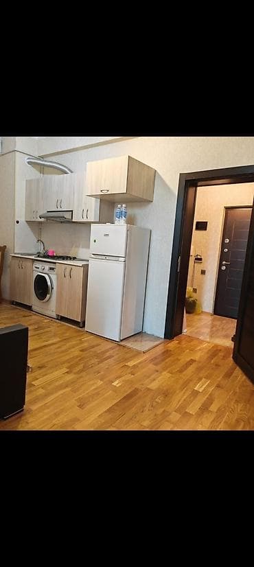 kiredit ev: 42 məhəllə 16/8 2 otaqlı əşyalı ev kirayə verilir aylıq 400 manat ofis — 1
