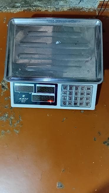 silver air fryer: Elekturon meyve terevez. tərəsizi az işlenib adabterde var — 2