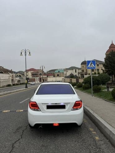 saipa saina 2019: Iran Khodro : 1.7 l | 2018 il 299000 km Sedan — 2