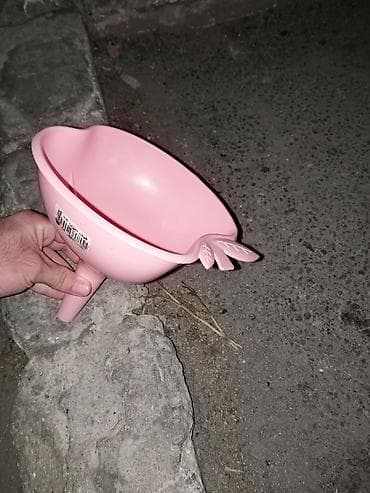 Mətbəx üçün plastik huni - Material: yüngül və davamlı plastik -