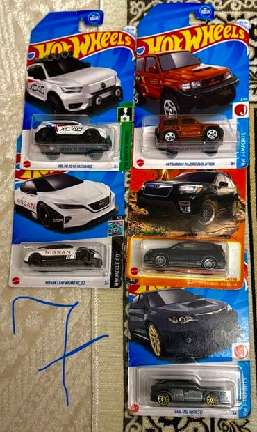 metbex tavan modelleri: Bu, müxtəlif modellərə malik Hot Wheels oyuncaq maşın dəstidir. Hər — 8
