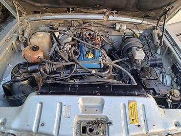 RAZILAŞMA YOLU İLƏ GAZ Volga ZMZ – benzinli, arxaötürməli. Gümüşü