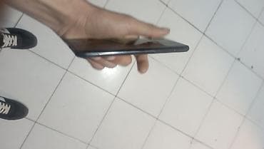 ikinci el planşetler: - Smartfon, qara rəng - Tam ekran ön panel, nazik çərçivələr - Kompakt — 2