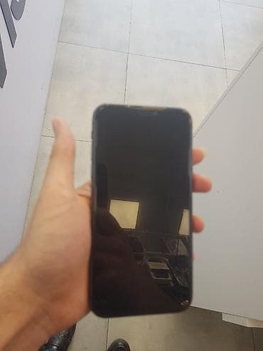 iphone 2 el: IPhone 11, Qara — 2