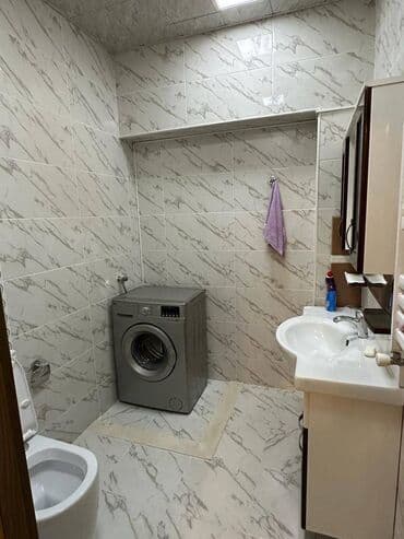 ecemide kiraye evler ucuz: Mənzil kirayə verilir. Yaşıl bazarın yanı 17.9 mərtəbə, 120 kv 3 otaq — 5