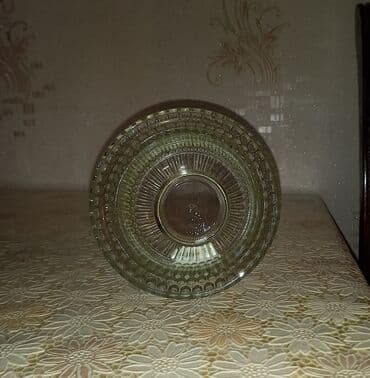 tort qabları: Rusiyanın 1980-cı illər Urşel zavodunun istehsalı olan vazalar. 4 — 5