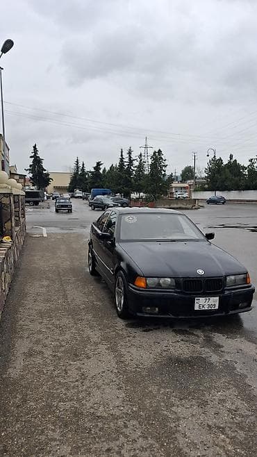 muhərrik yastığı: BMW 3 series: 1.8 l | 1993 il Sedan — 2