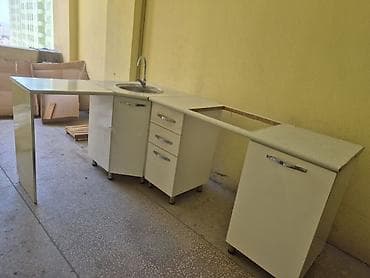 metbext divanlari: Mətbəx mebel dəsti – ağ rəngdə, kompakt düzülüş. Tərkibi: - Aşağı — 2