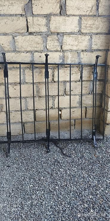 Ev üçün mebel: Məhsul 2104 baqaji zavod

qara rengli polad — 2